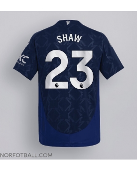 Billige Fotballdrakt Manchester United Luke Shaw #23 Replika Bortedrakt 2024-25 Kortermet